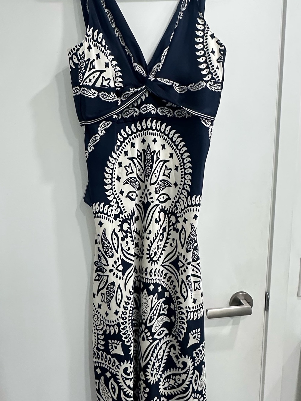 NWT House of Harlow Navy & White Patterned V-Neck Dress